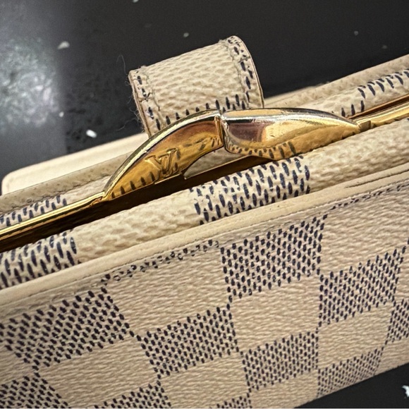 Authentic Louis Vuitton Damier Azur Kisslock Wallet - Picture 12 of 13